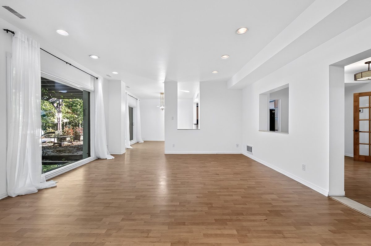 19 Av. Westwood — photo 9