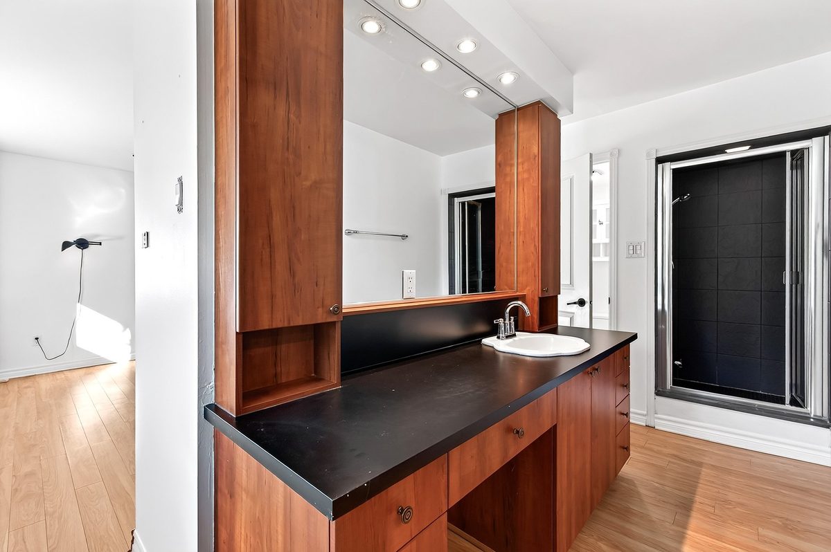 19 Av. Westwood — photo 23