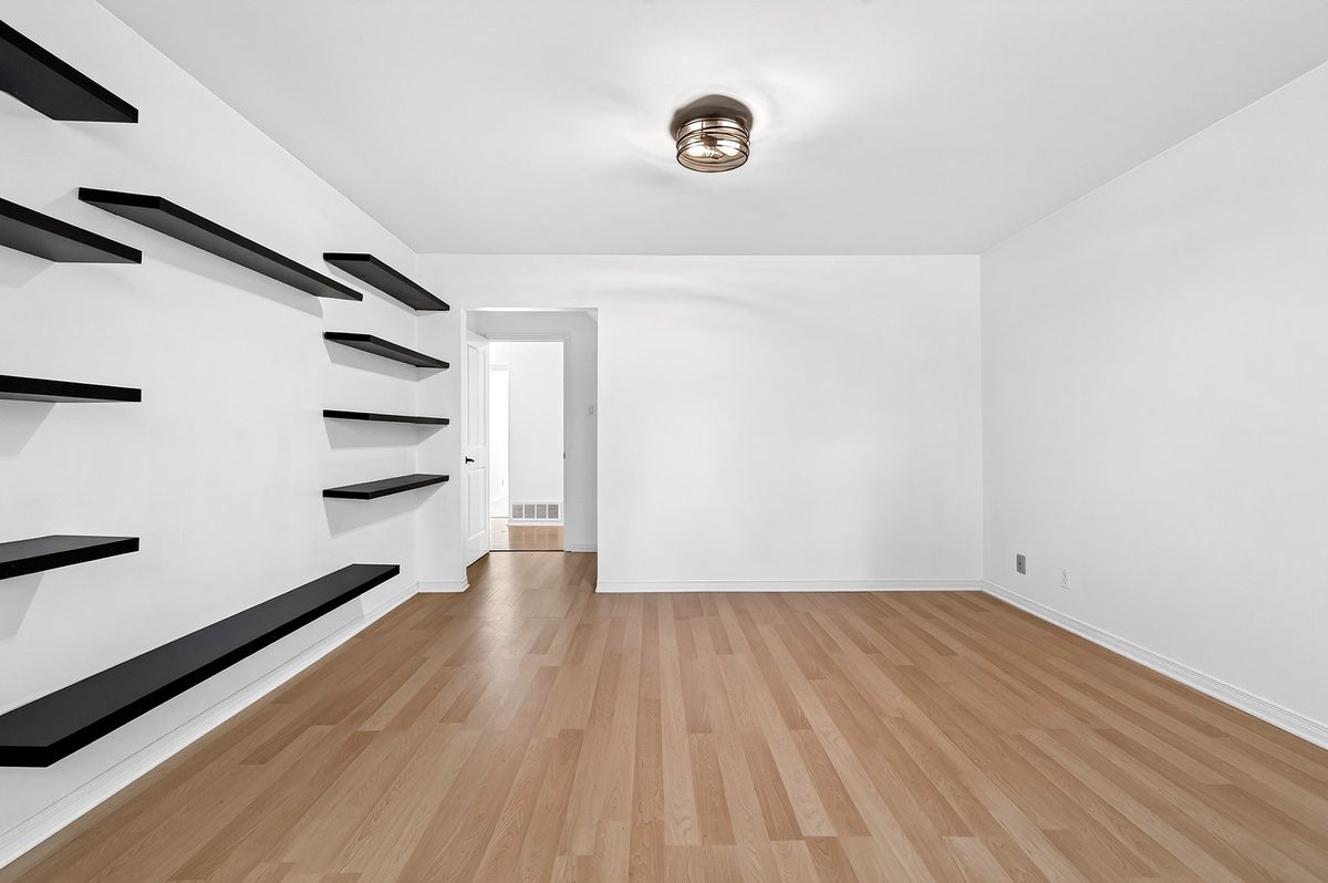 19 Av. Westwood — photo 27