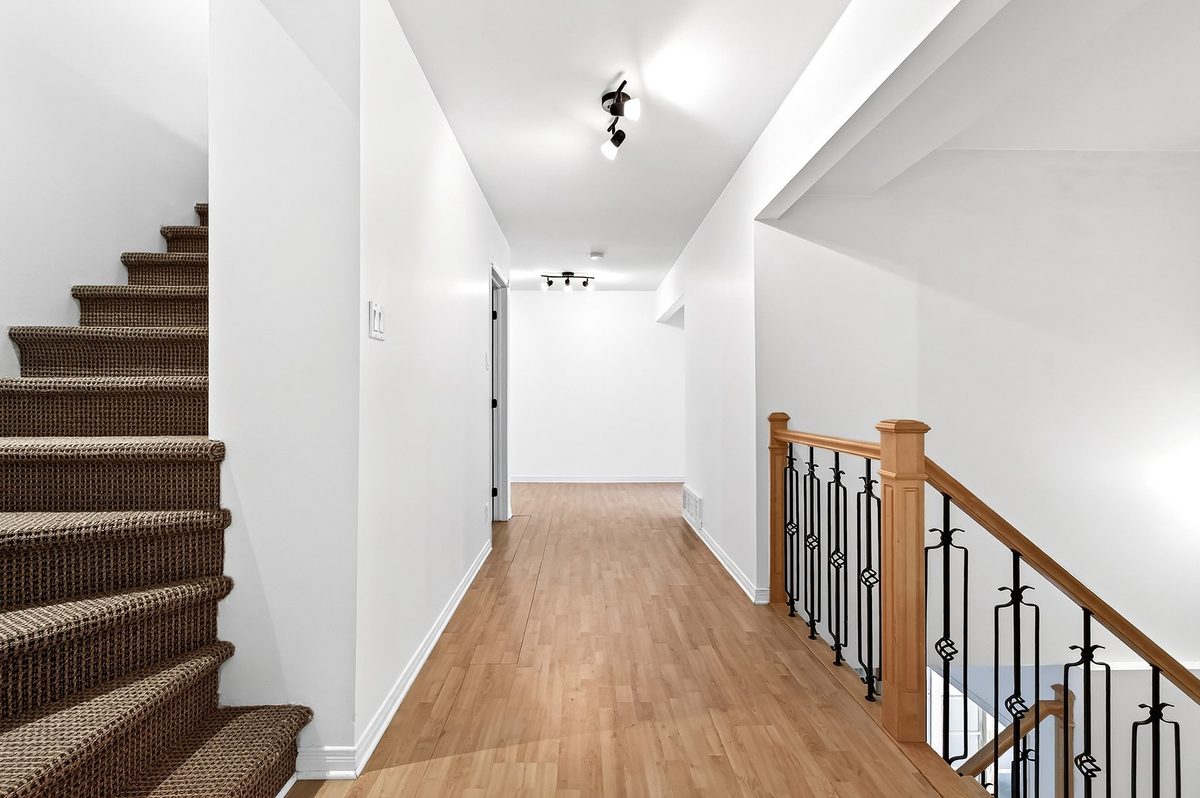 19 Av. Westwood — photo 37