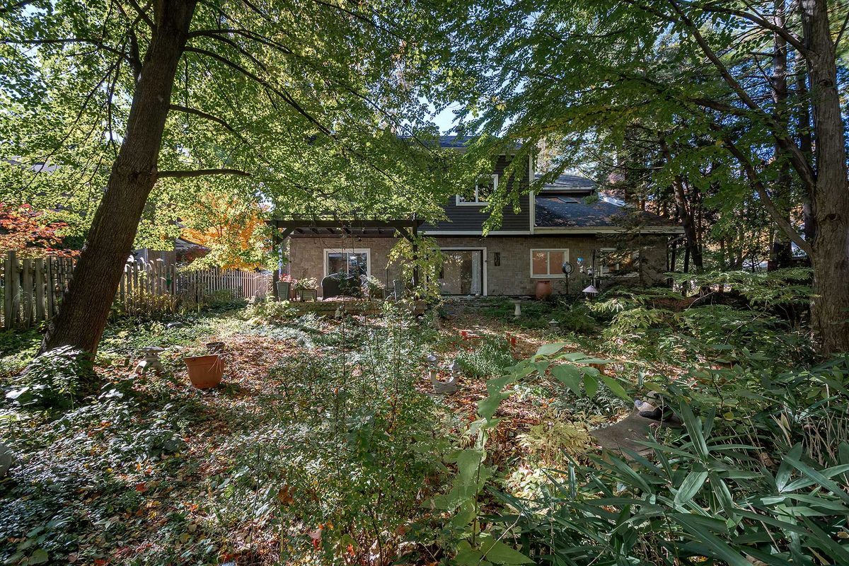 19 Av. Westwood — photo 42