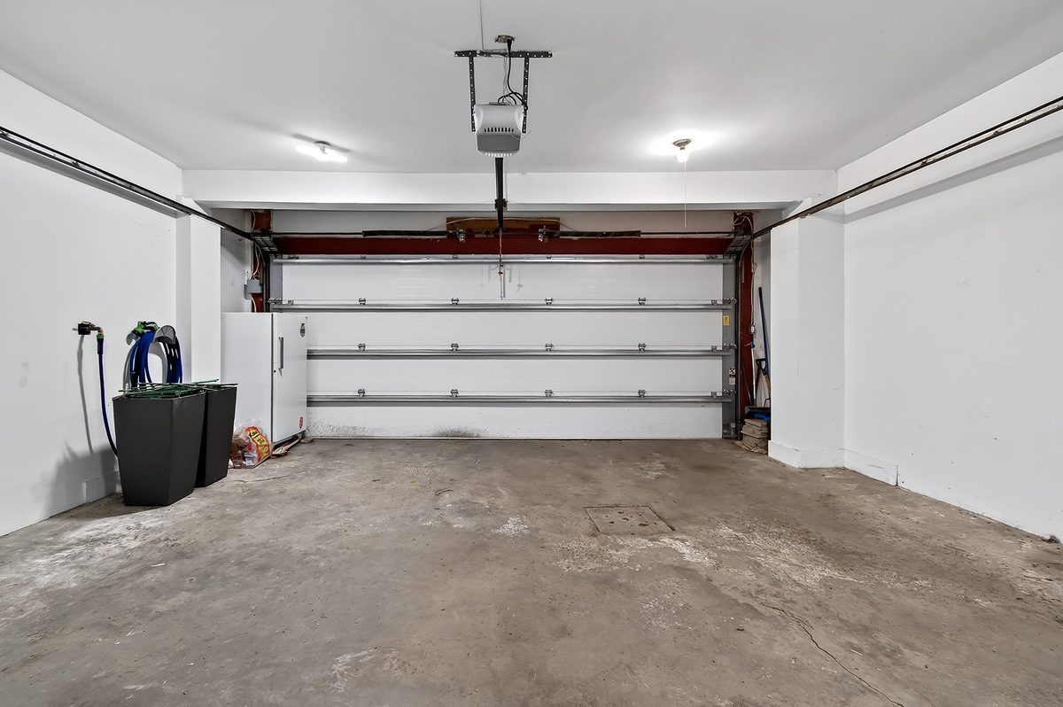 19 Av. Westwood — photo 46