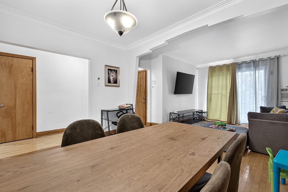 7540 Av. des Érables — photo 8