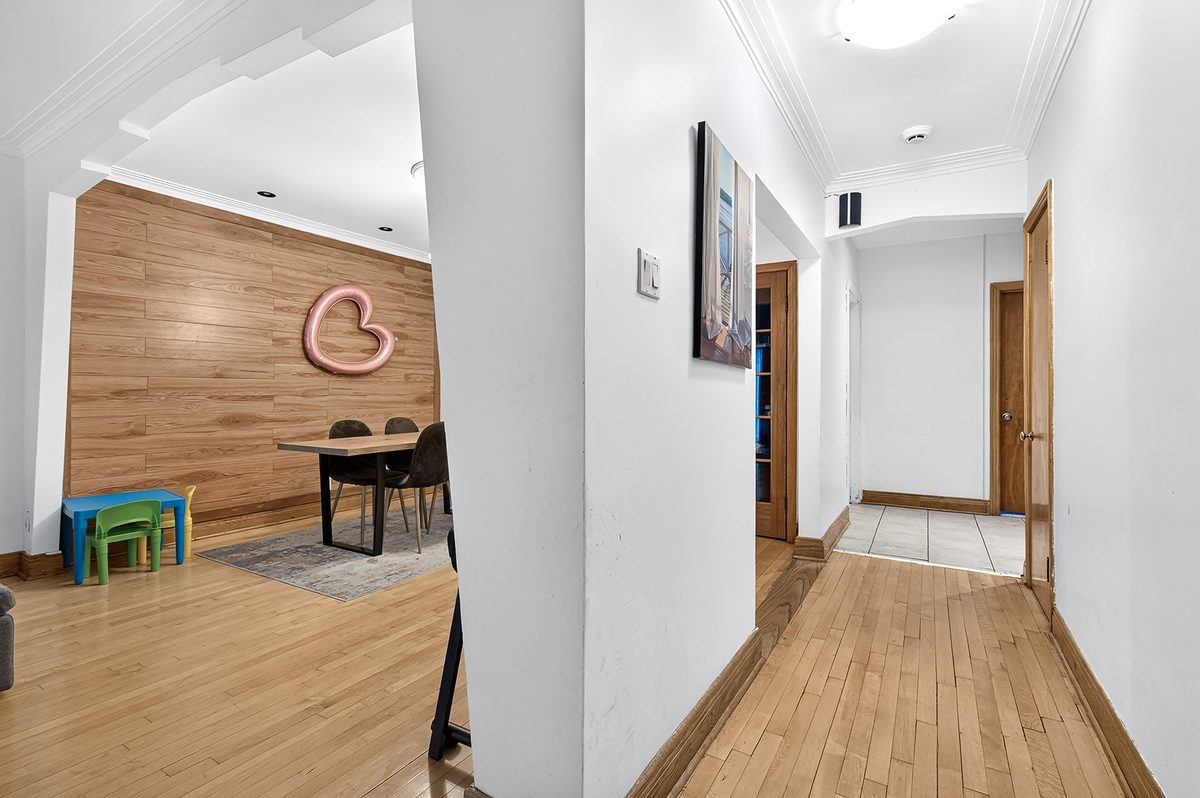 7540 Av. des Érables — photo 9