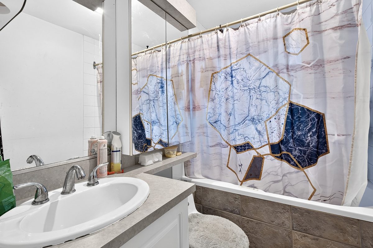 7540 Av. des Érables — photo 14