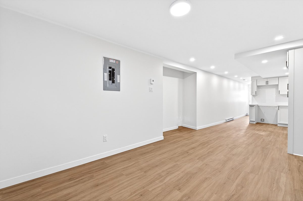 7895A Rue Bonnier — photo 10