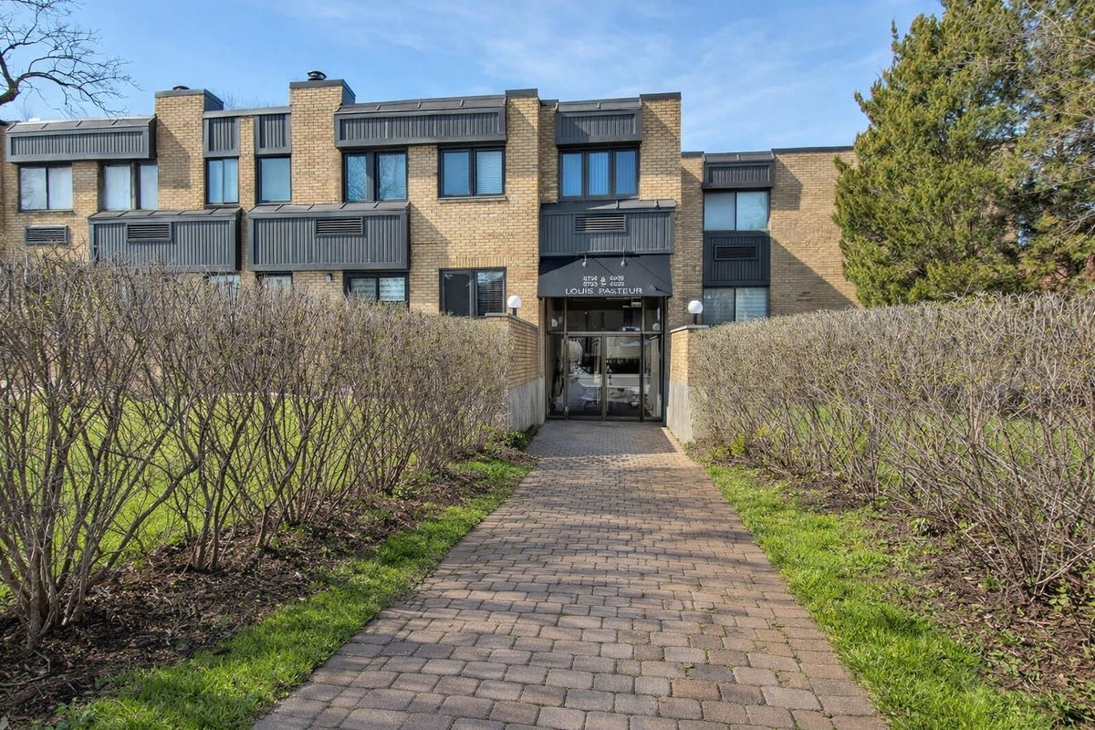 6794 Ch. Louis-Pasteur — photo 43