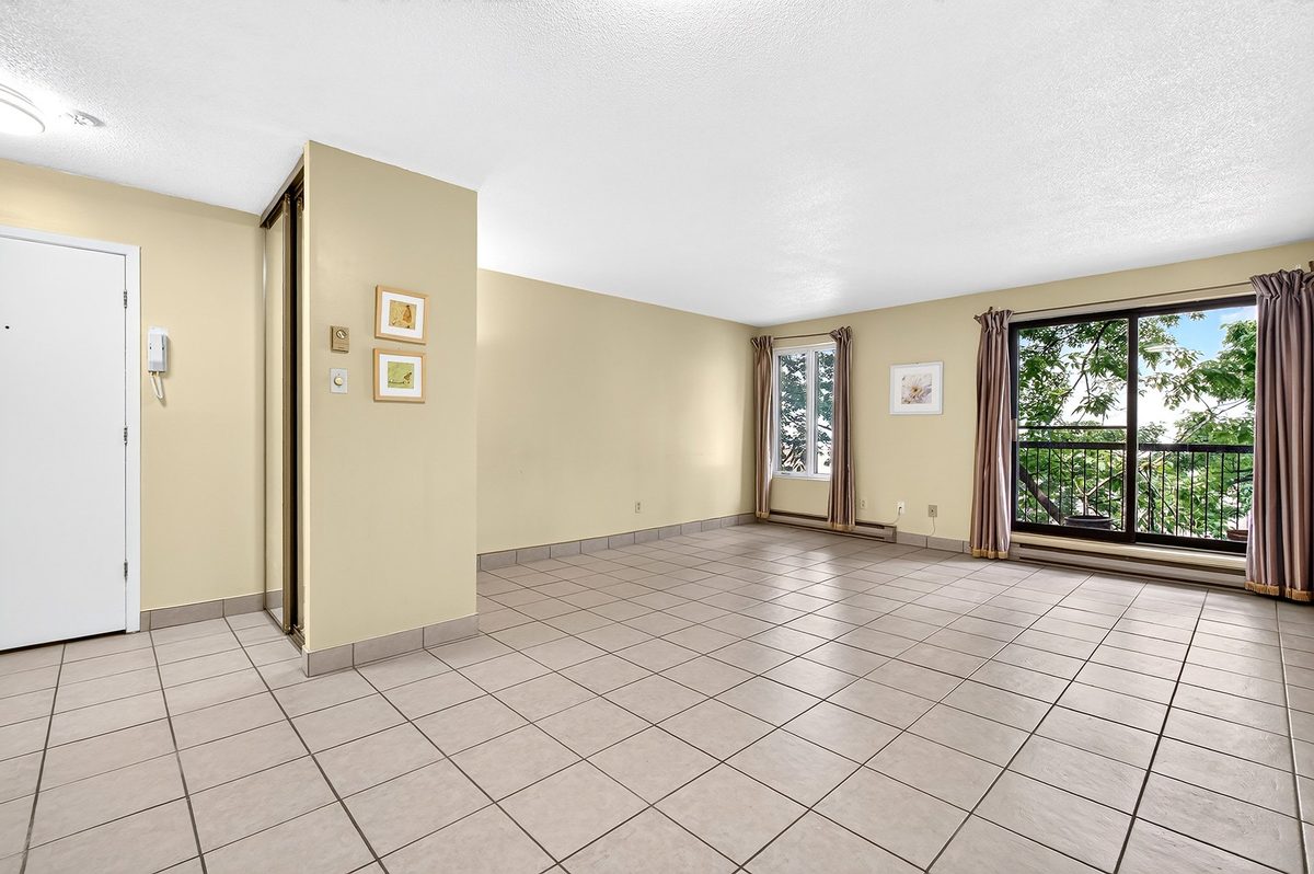 2490 Rue St-Antoine O., app. 201 — photo 4