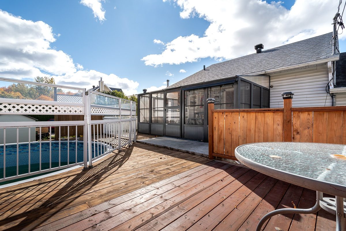 541 Rue Crabtree — photo 64