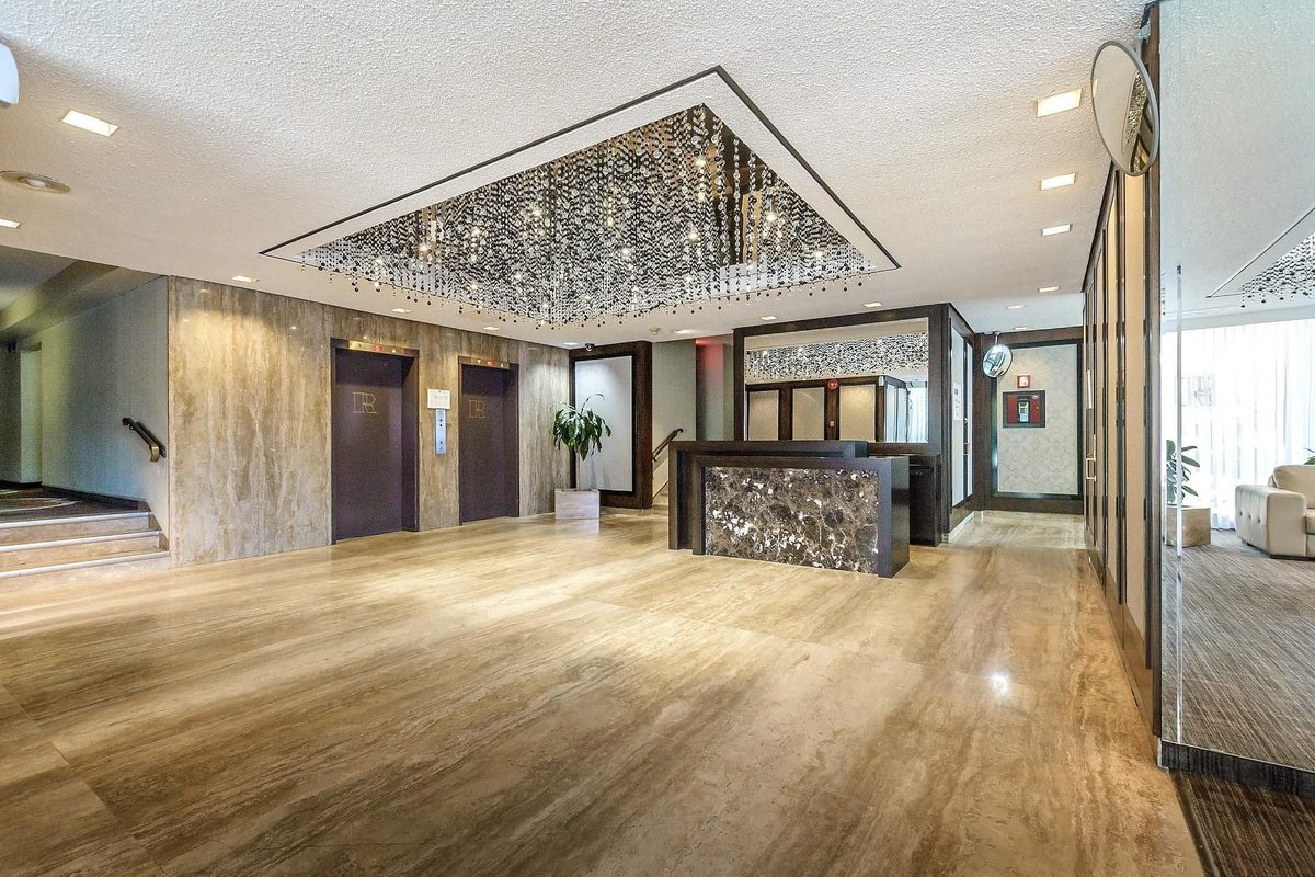 5790 Av. Rembrandt, apt. 905 — photo 46