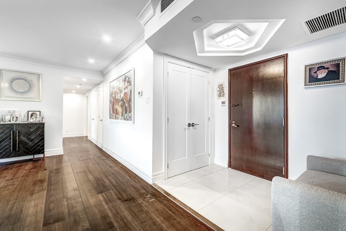 5850 Av. Marc-Chagall, apt. 303 — photo 2