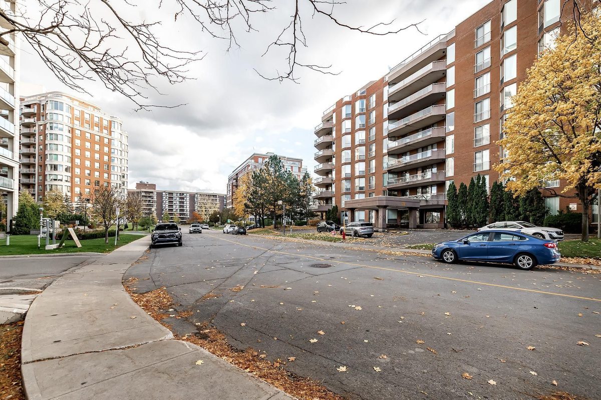 5850 Av. Marc-Chagall, apt. 303 — photo 43