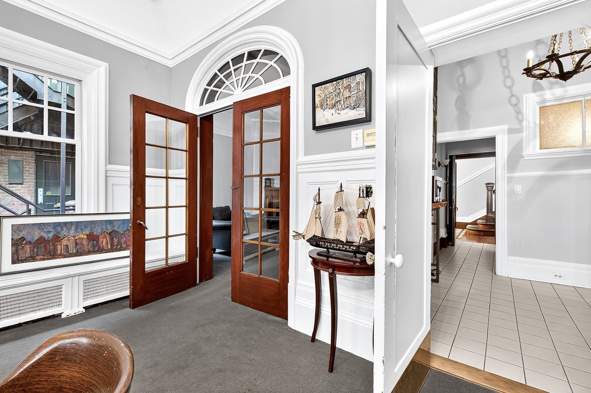 2135 Rue de la Montagne — photo 17