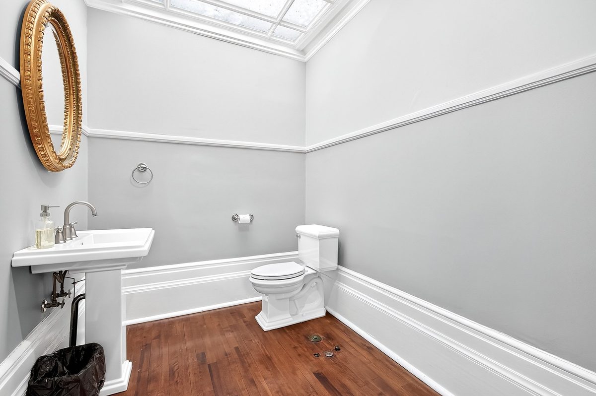 2135 Rue de la Montagne — photo 37