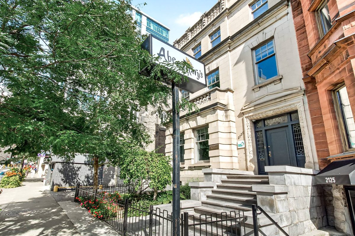 2135 Rue de la Montagne — photo 66