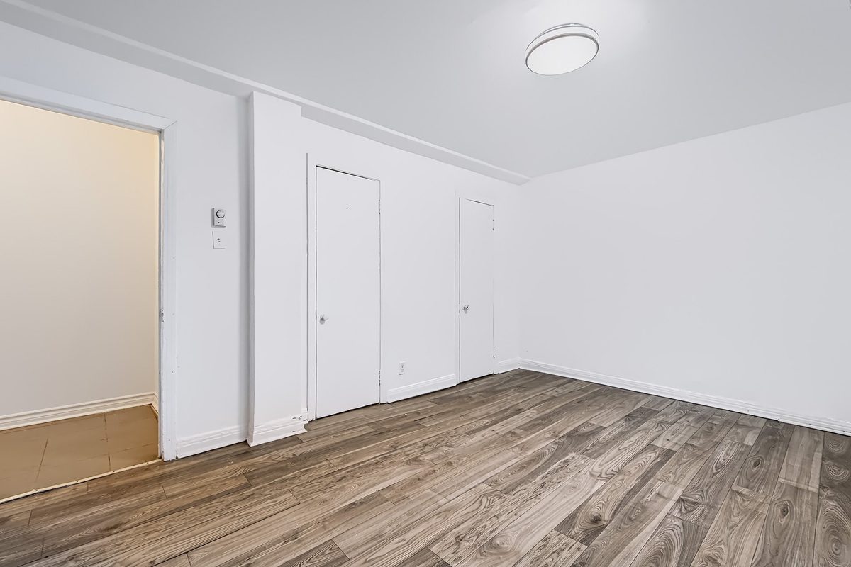 4400 Av. Barclay, app. 1 — photo 16