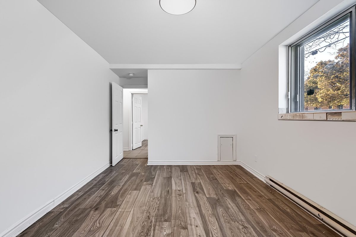 4400 Av. Barclay, app. 1 — photo 21
