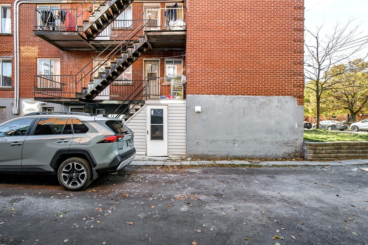 4400 Av. Barclay, app. 1 — photo 25