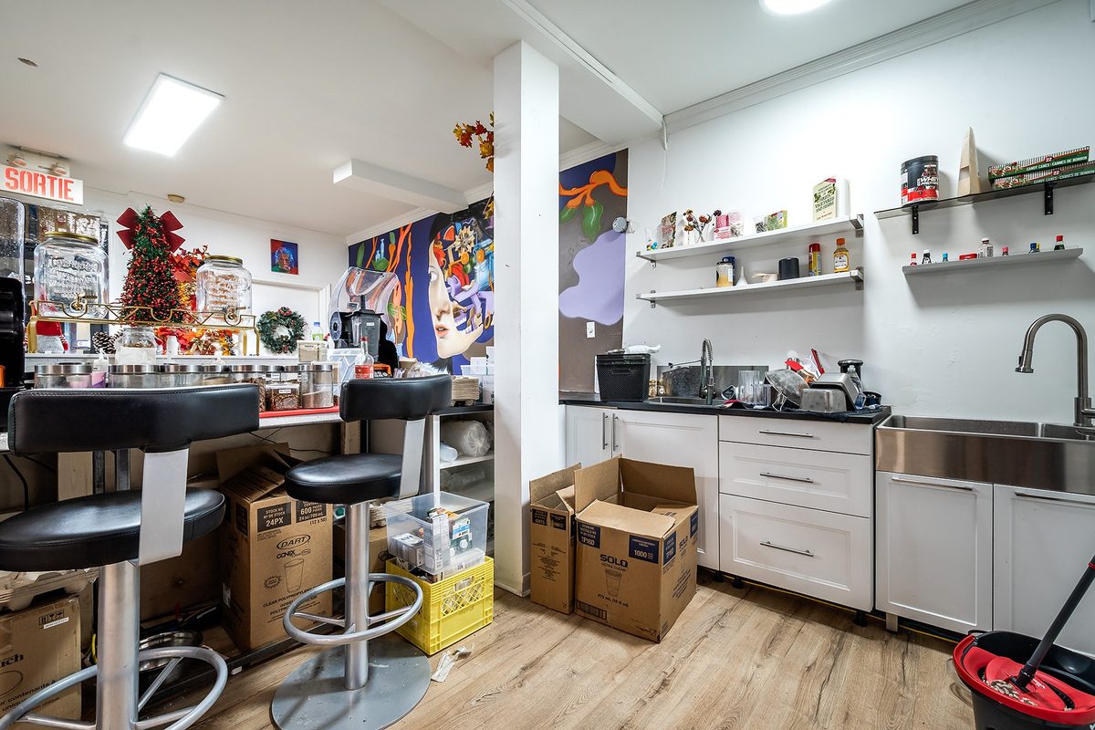 6056 Av. de Monkland — photo 20
