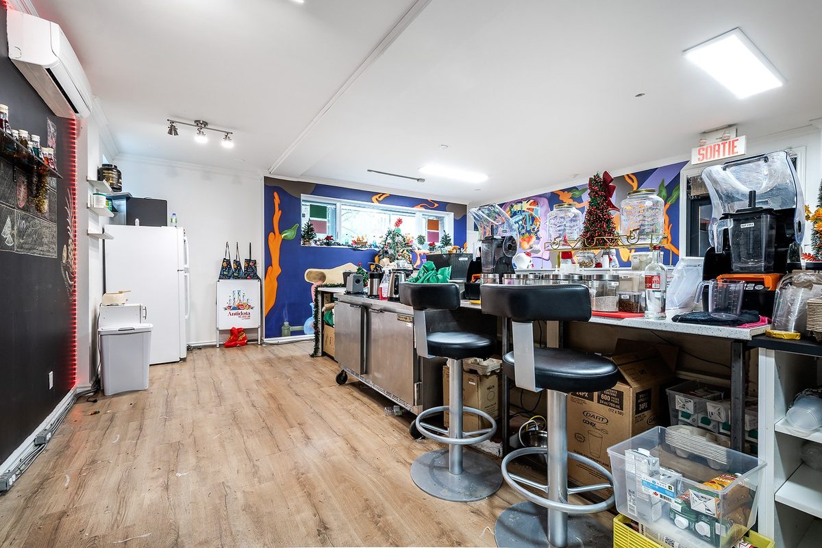 6056 Av. de Monkland — photo 22