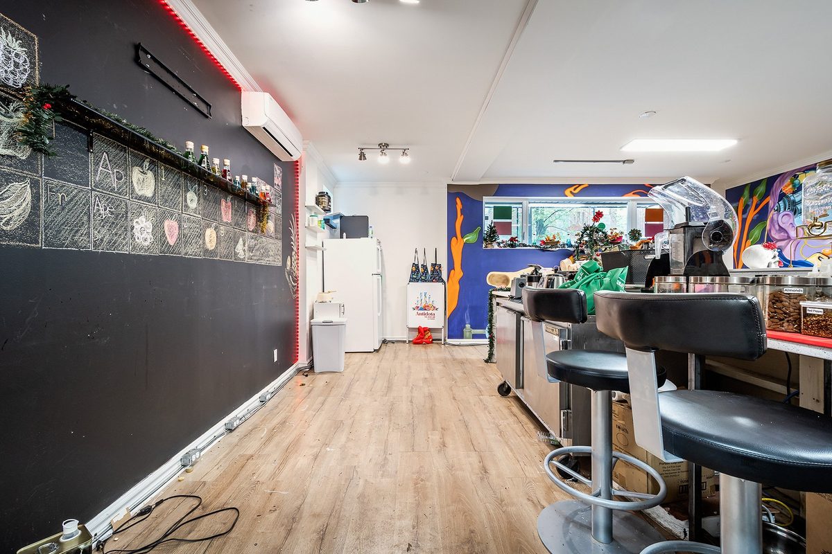 6056 Av. de Monkland — photo 23