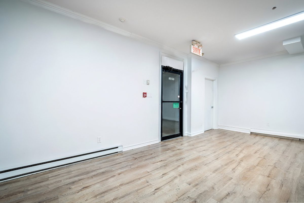 6056 Av. de Monkland — photo 25