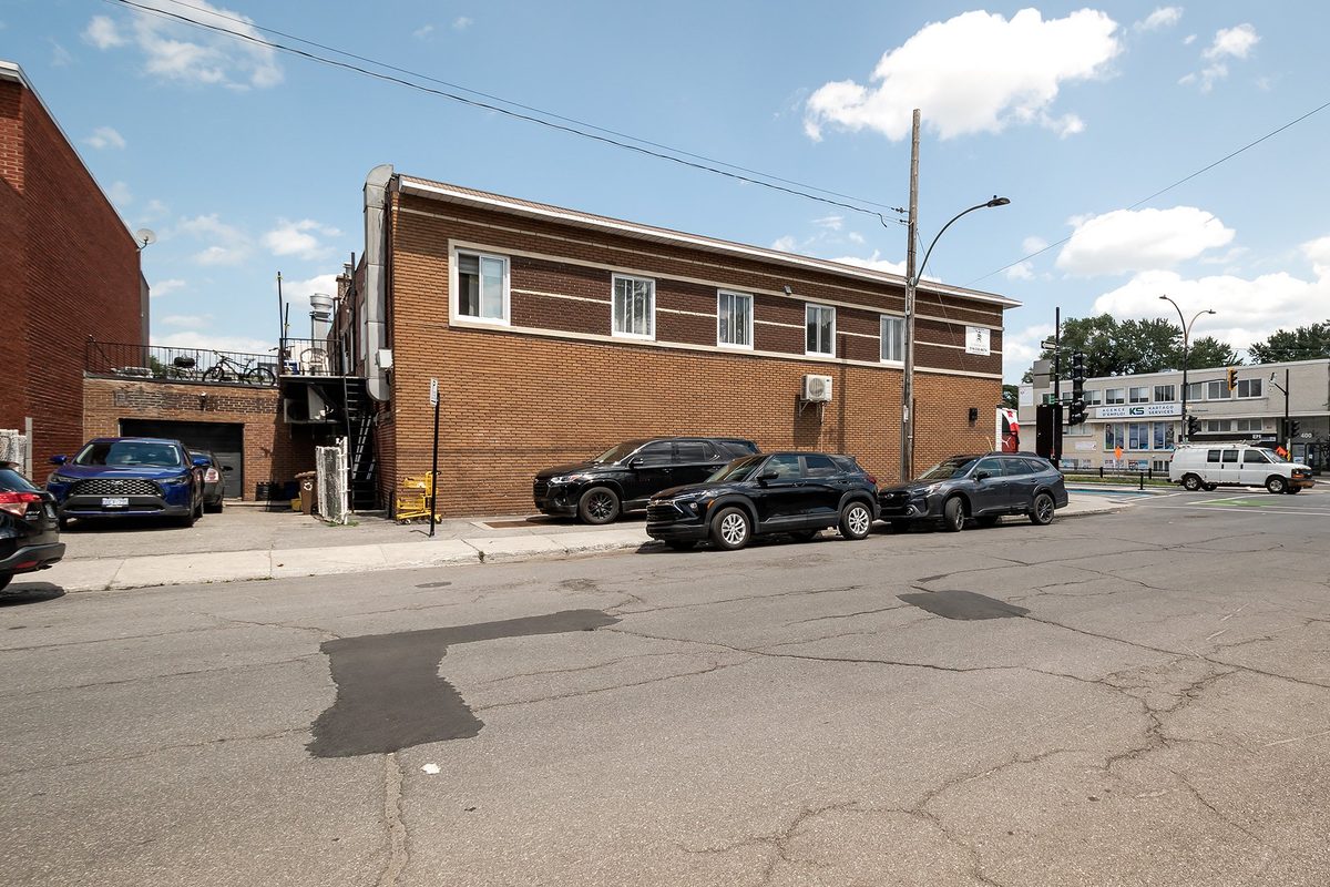 409-443 Boul. Henri-Bourassa E. — photo 11