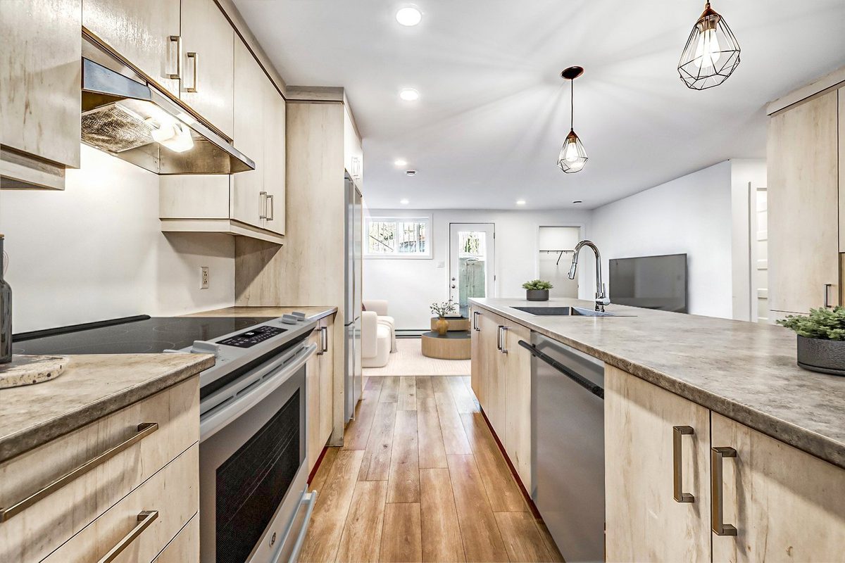 1717 Av. des Pins — photo 8