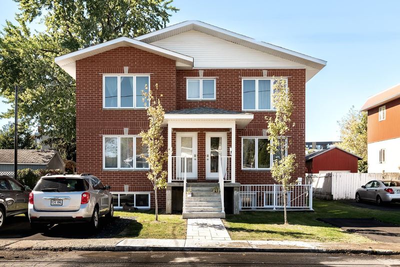 1717 Av. des Pins
