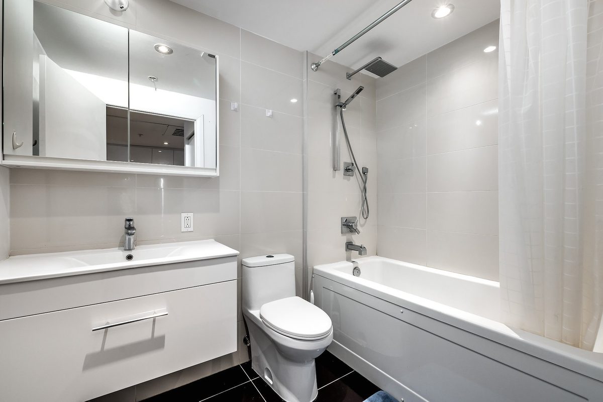 1181 Rue Bishop, apt. 408 — photo 33