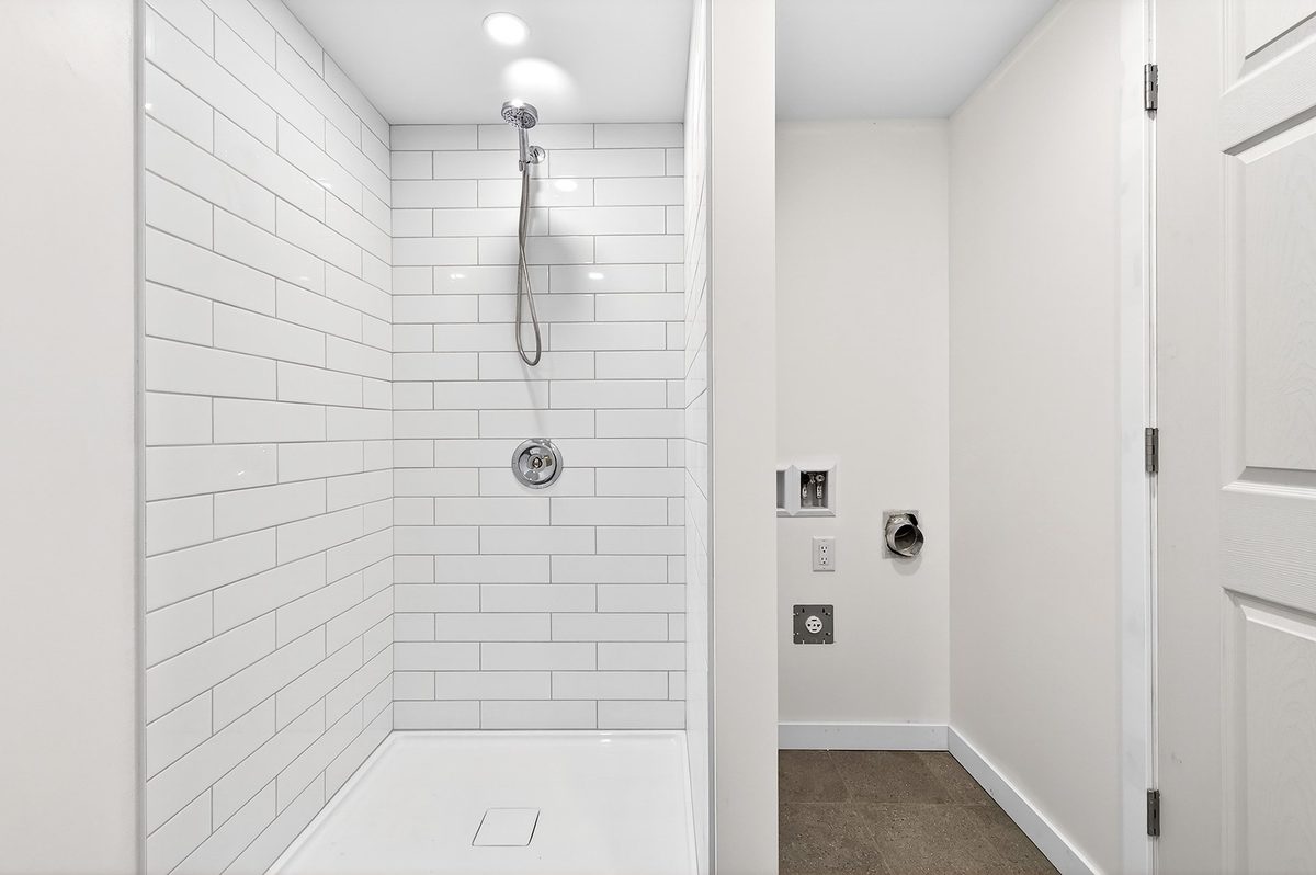 7897 Rue Bonnier — photo 32