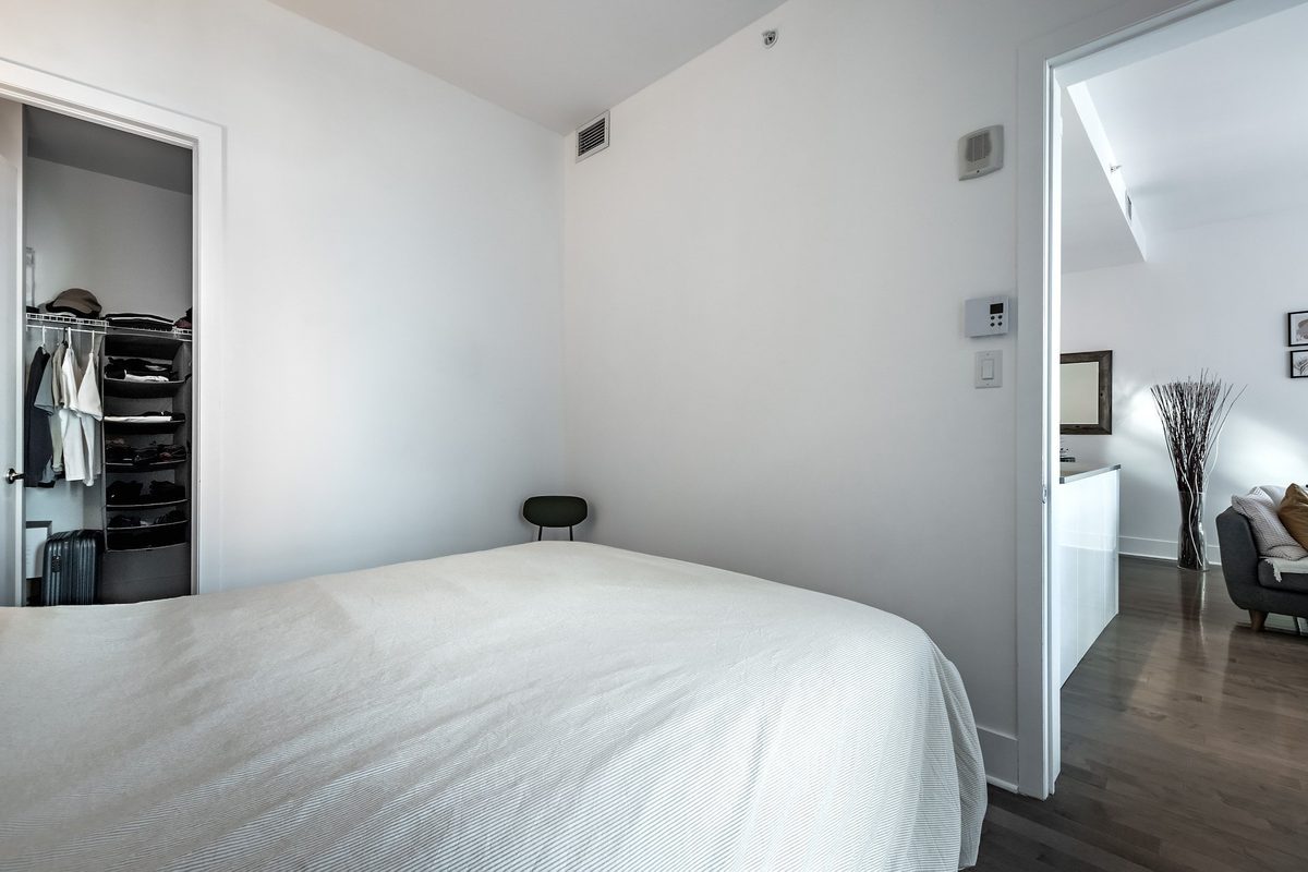 901 Rue de la Commune E., apt. 804 — photo 14