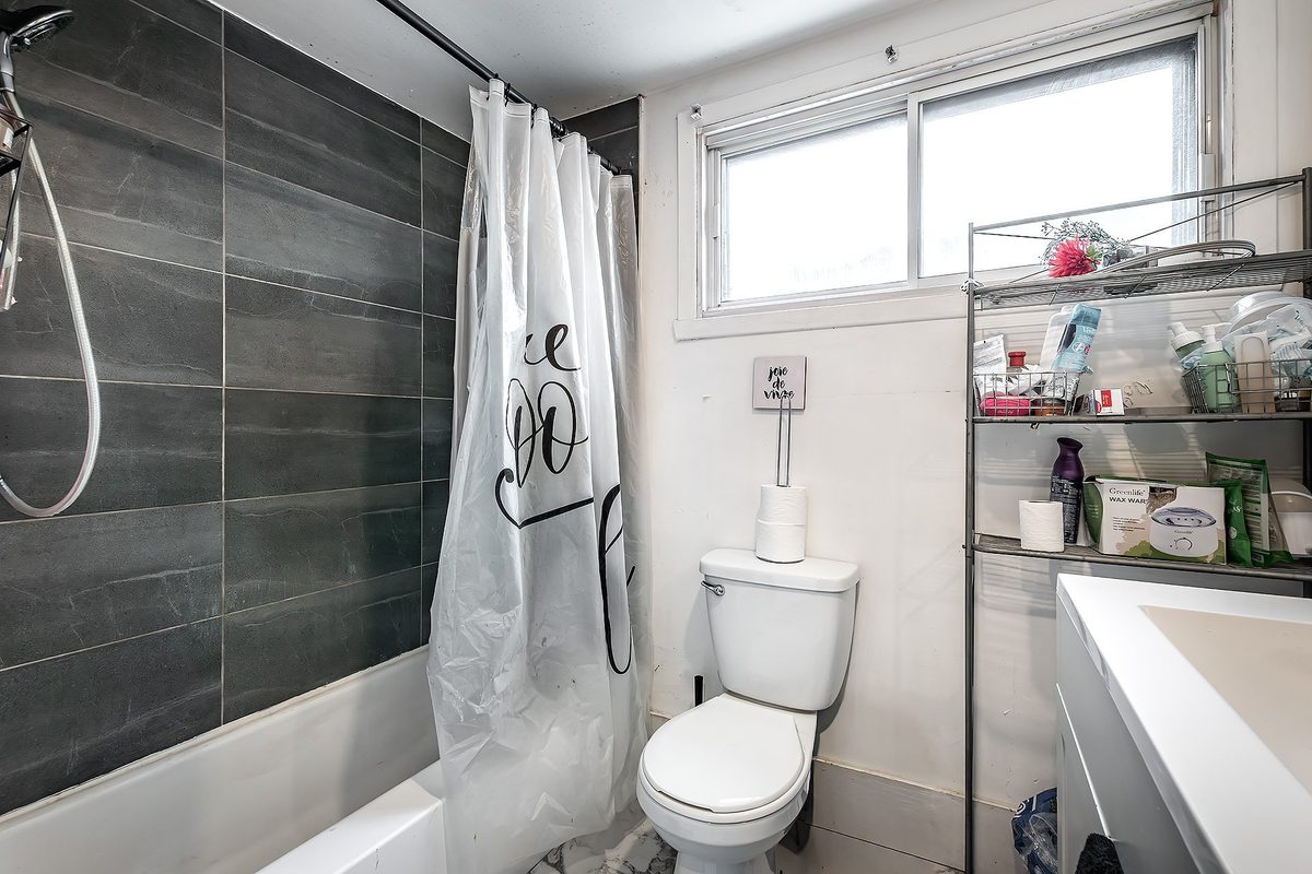 2451 Rue Monsabré — 第25张照片