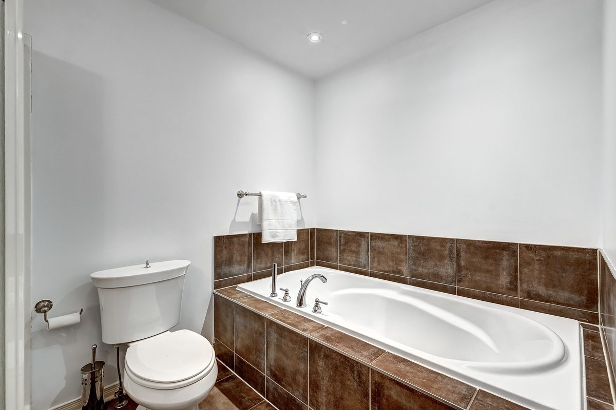2686Z Av. Ernest-Hemingway — photo 26