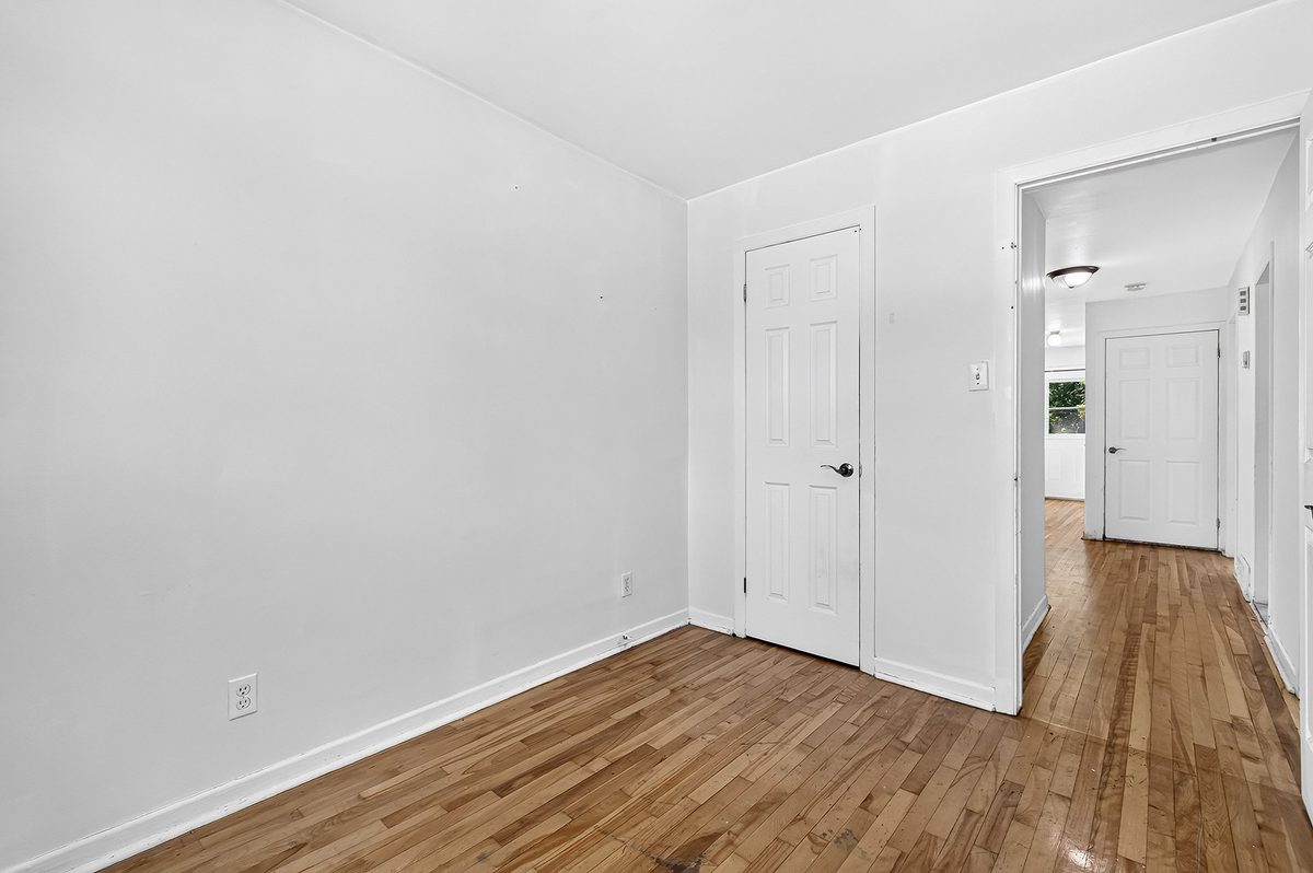 9717 Rue Jeannette — photo 43